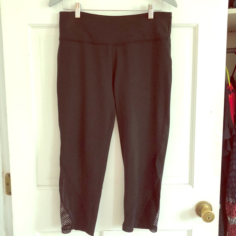 NWOT DKNY Capri Black Mesh Leggings